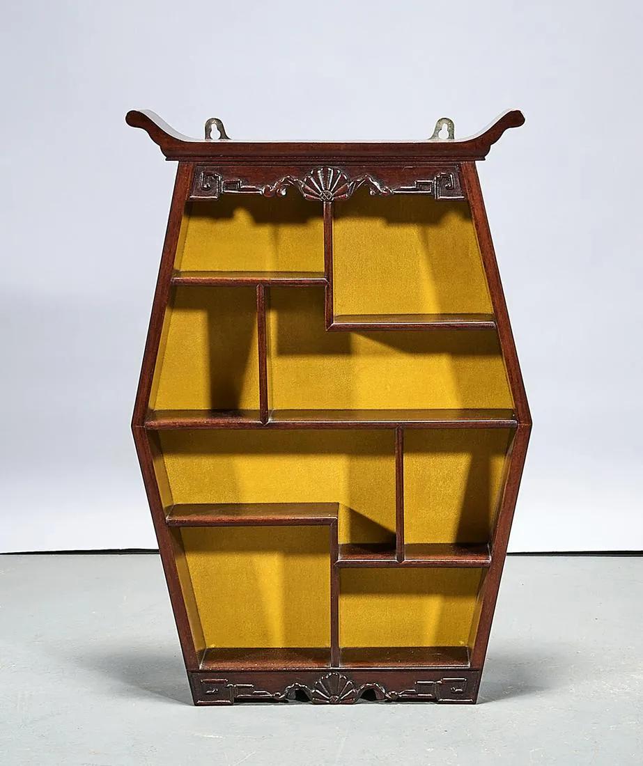 CHINESE WOOD CURIO CABINETChinese