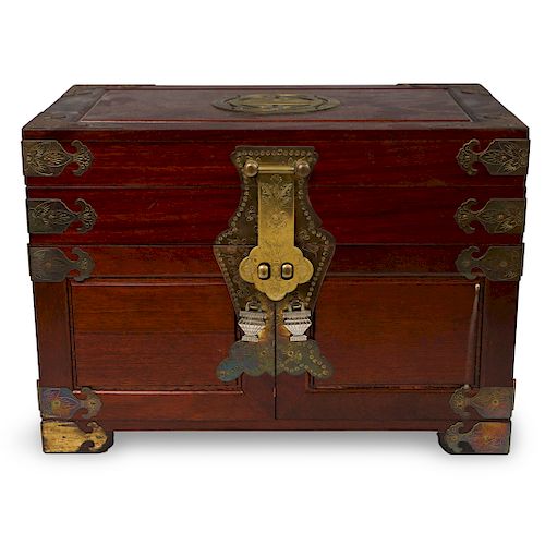 CHINESE WOODEN JEWELRY