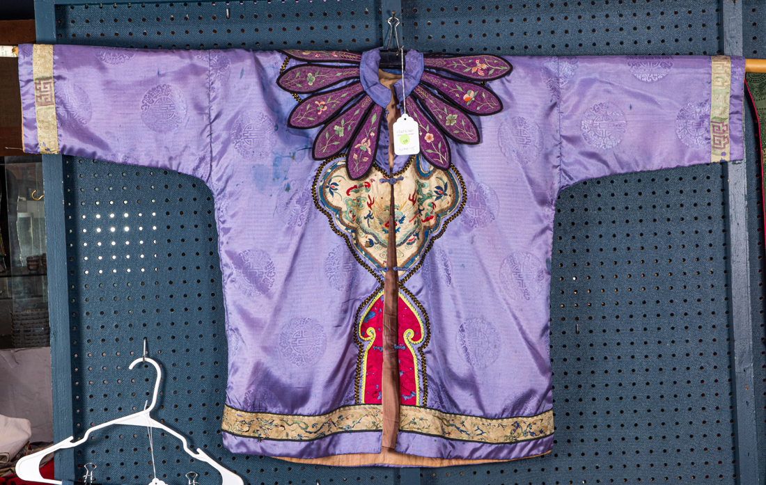 CHINESE WOVEN SILK LADY'S ROBE