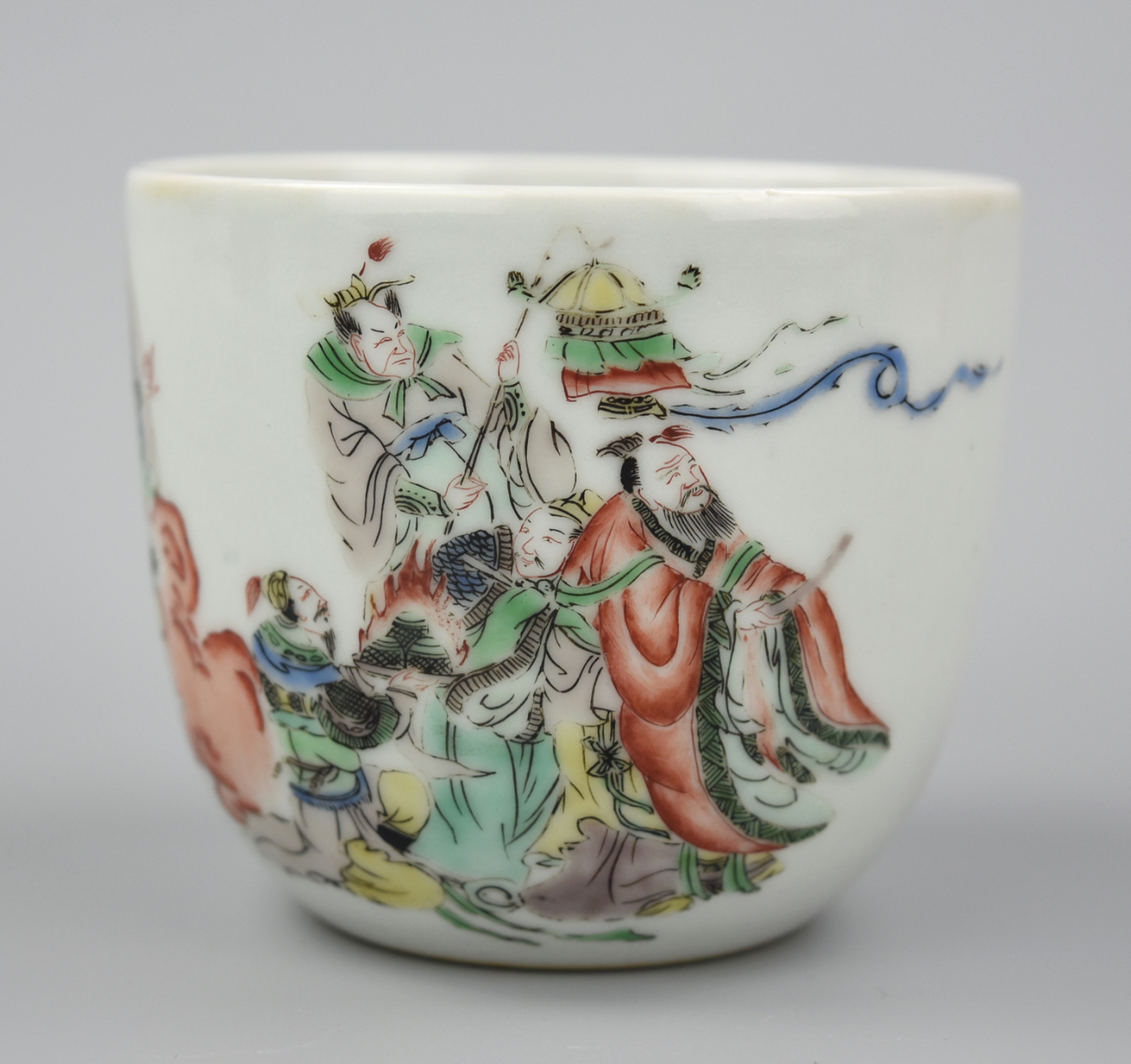 CHINESE WUCAI CUP W/ 5 DEITY