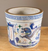 CHINESE WUCAI PORCELAIN CENSER