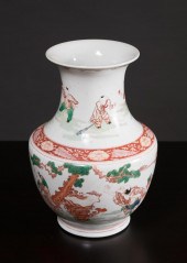 CHINESE WUCAI PORCELAIN HU VAS