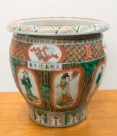 CHINESE WUCAI PORCELAIN JARDIN