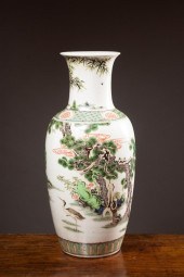 CHINESE WUCAI PORCELAIN VASE,