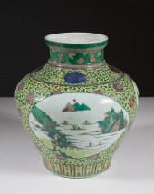 CHINESE WUCAI PORCELAIN VASE,