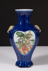 CHINESE WUCAI PORCELAIN VASECH