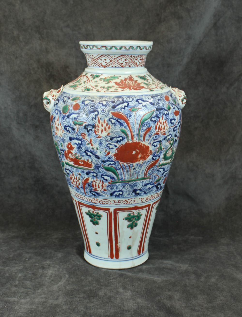 CHINESE WUCAI PORCELAIN VASECHINESE