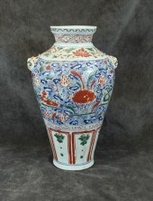 CHINESE WUCAI PORCELAIN VASECH