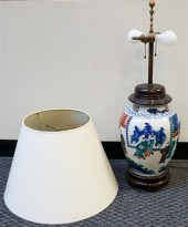 CHINESE WUCAI-TYPE URN MOUNTED