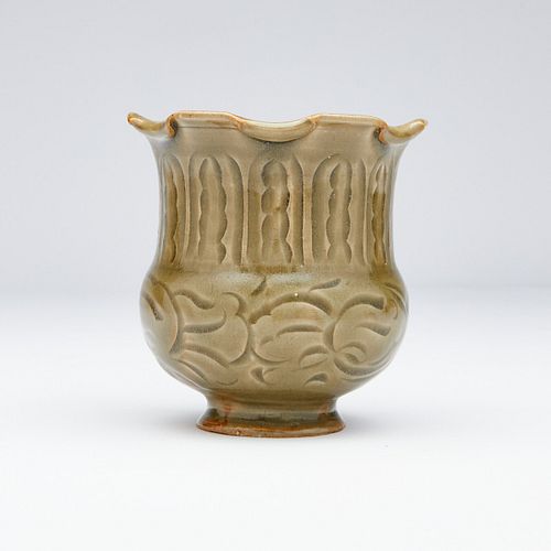 CHINESE YAOZHOU PETAL-RIM