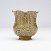 CHINESE YAOZHOU PETAL-RIM JARC