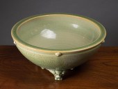 CHINESE YAOZHOU WARE TRI-FOOTE