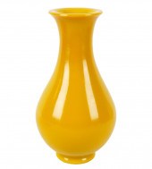 CHINESE YELLOW PEKING GLASS VA