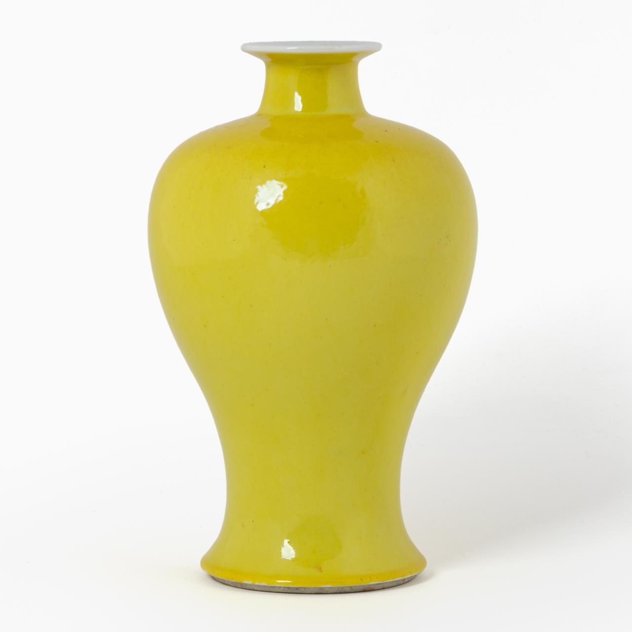 CHINESE YELLOW PORCELAIN VASE, H.