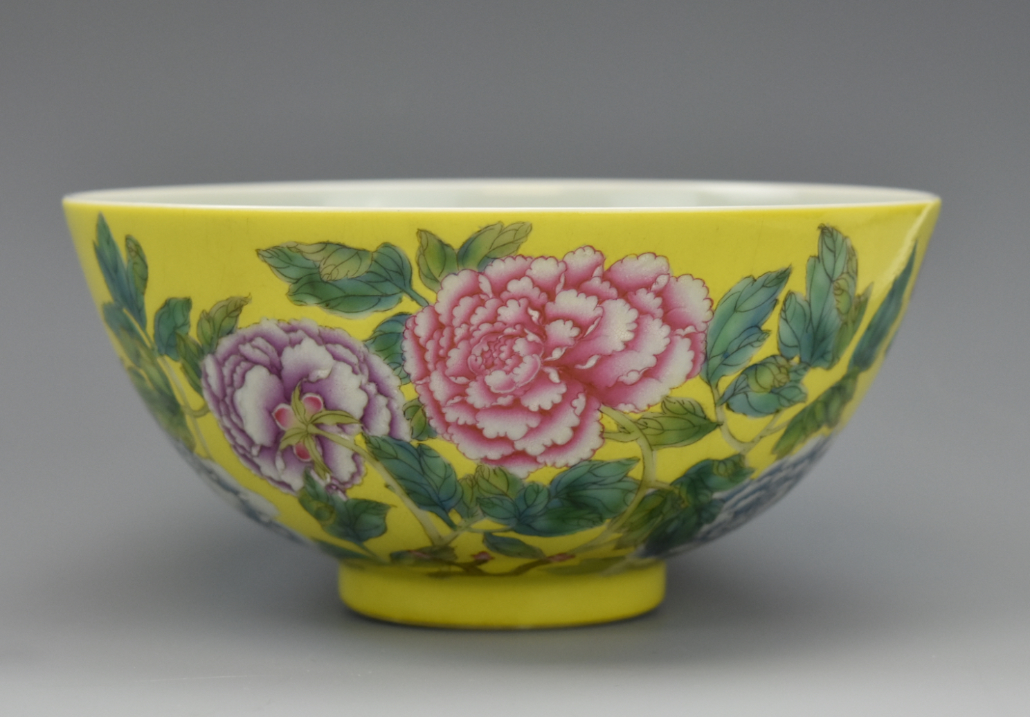 CHINESE YELLOW&FAMILLE ROSE BOWL W/