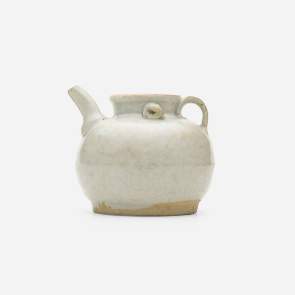 Chinese. Yingqing ewer. 14th-16th