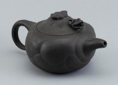 CHINESE YIXING BLACK POTTERY T