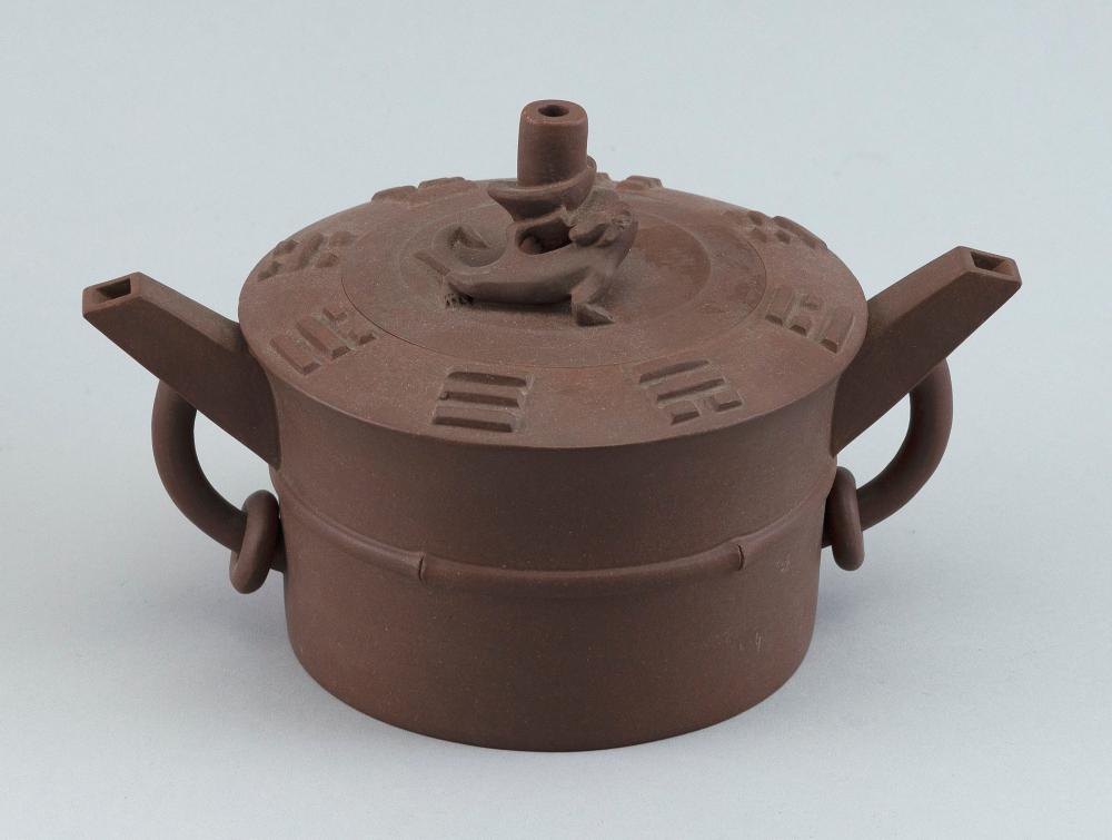 CHINESE YIXING POTTERY TEAPOT EARLY