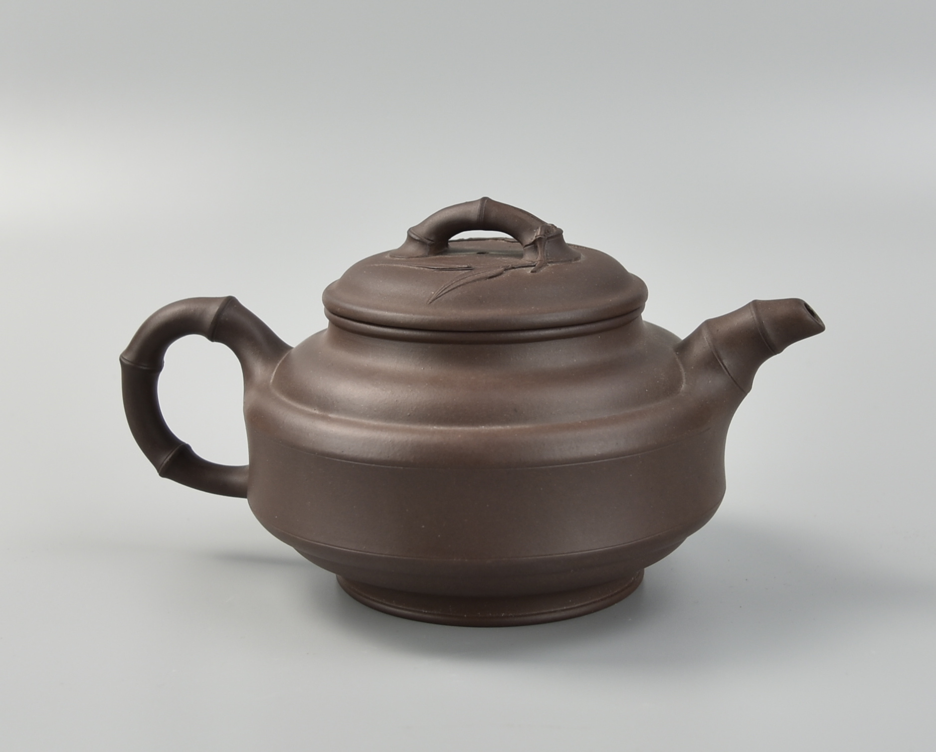 CHINESE YIXING ZISHA TEAPOT A