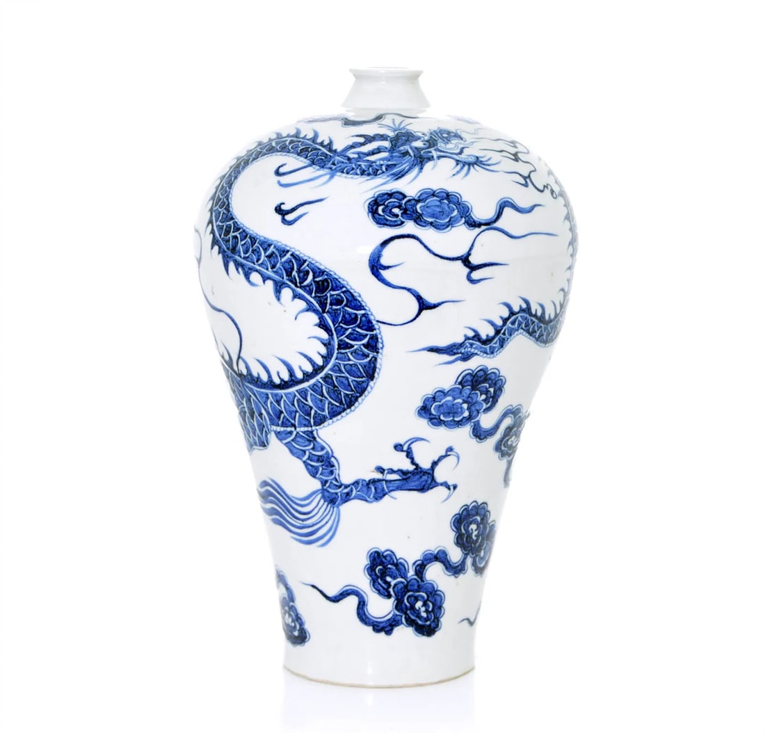 CHINESE YUAN DYNASTY WHITE AND BLUE