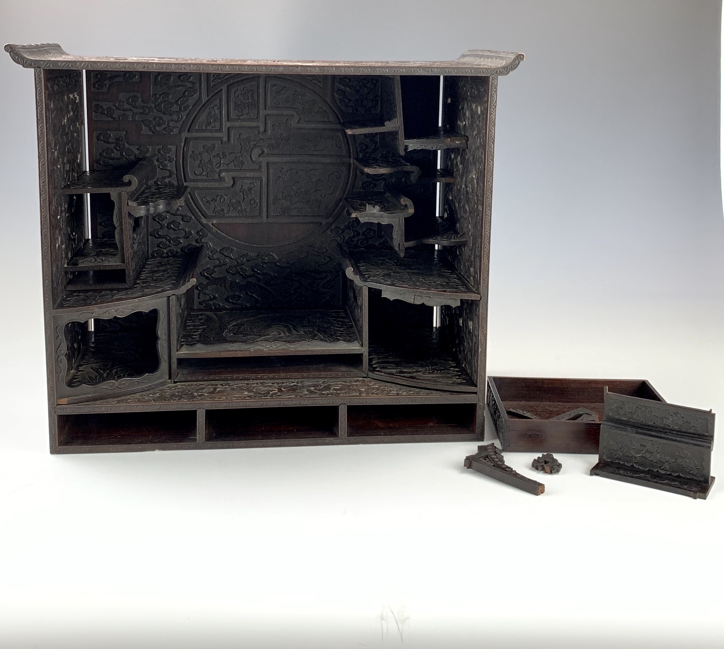 CHINESE ZITAN CARVED ANTIQUE SHELF,