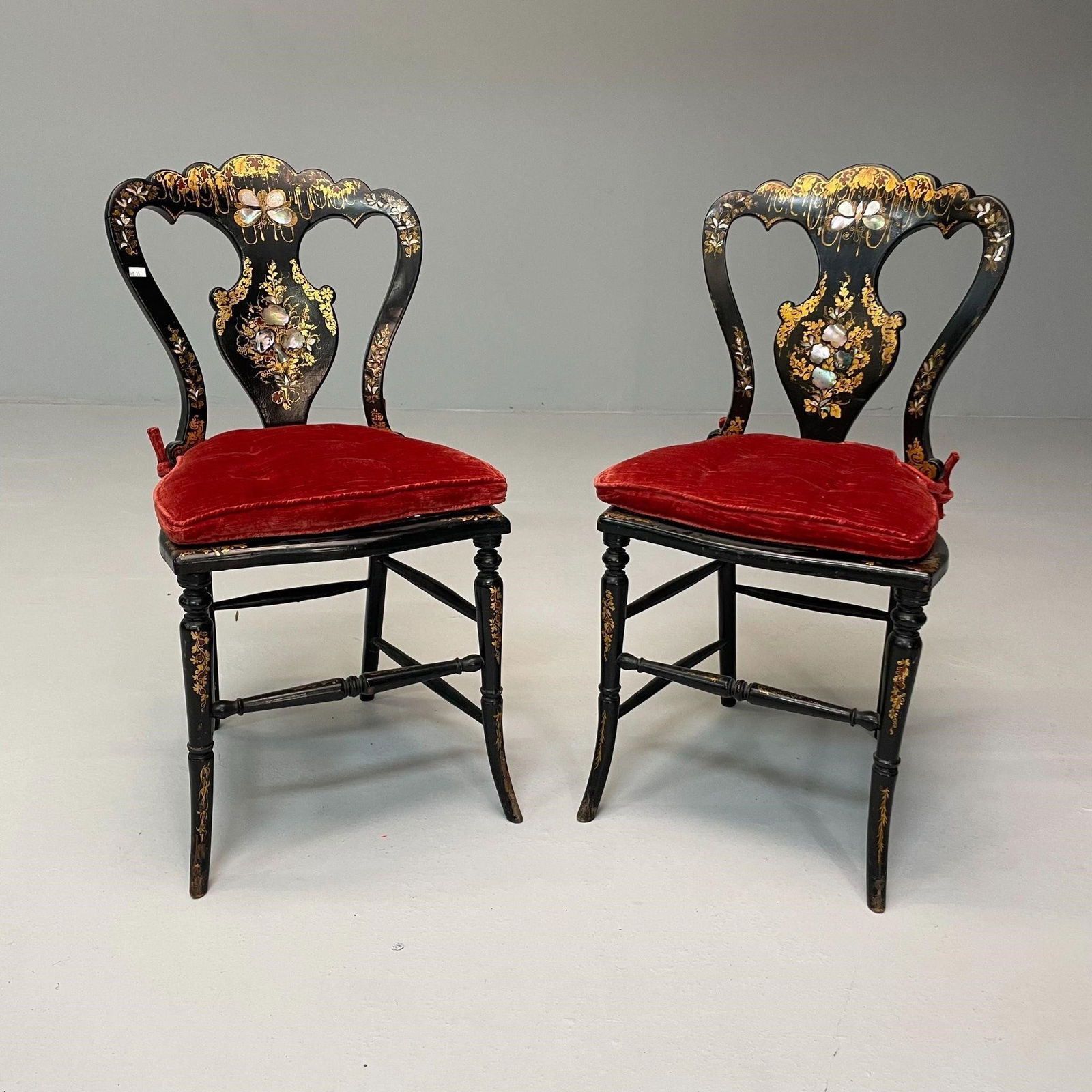 CHINOISERIE ACCENT OF CHILDRENS