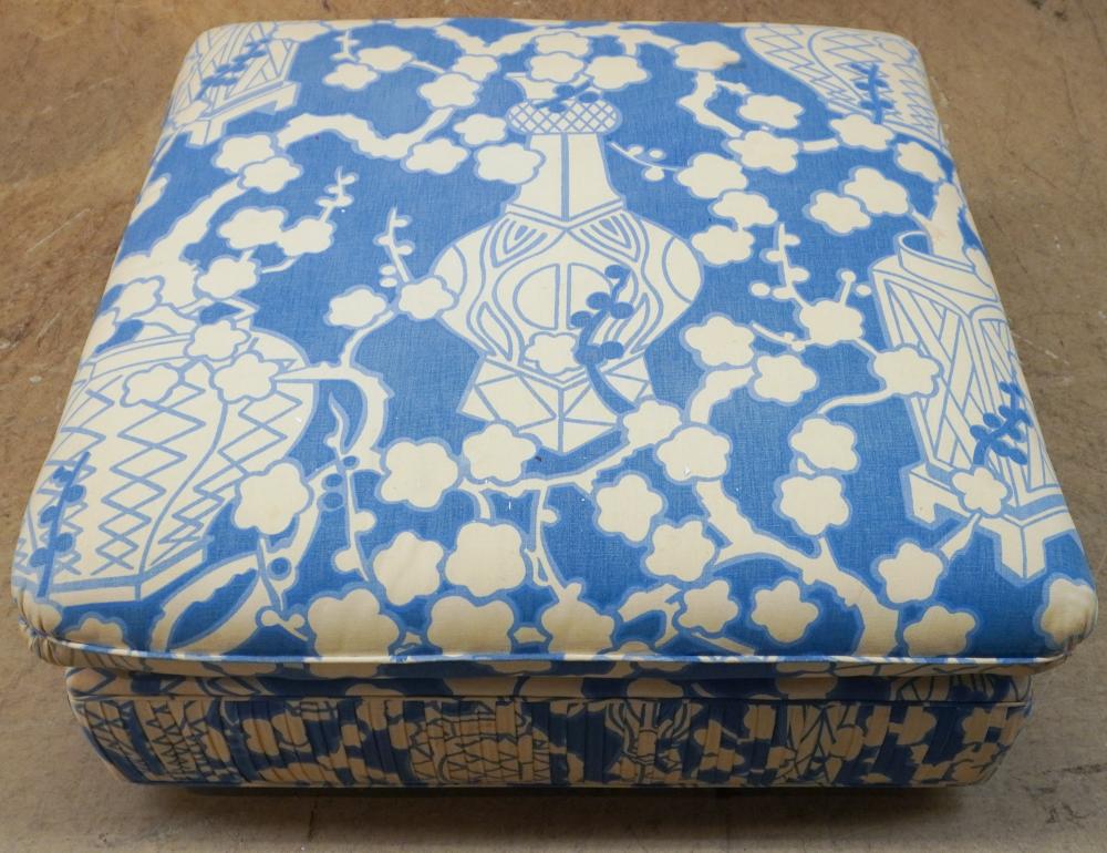 CHINOISERIE STYLE BLUE AND WHITE