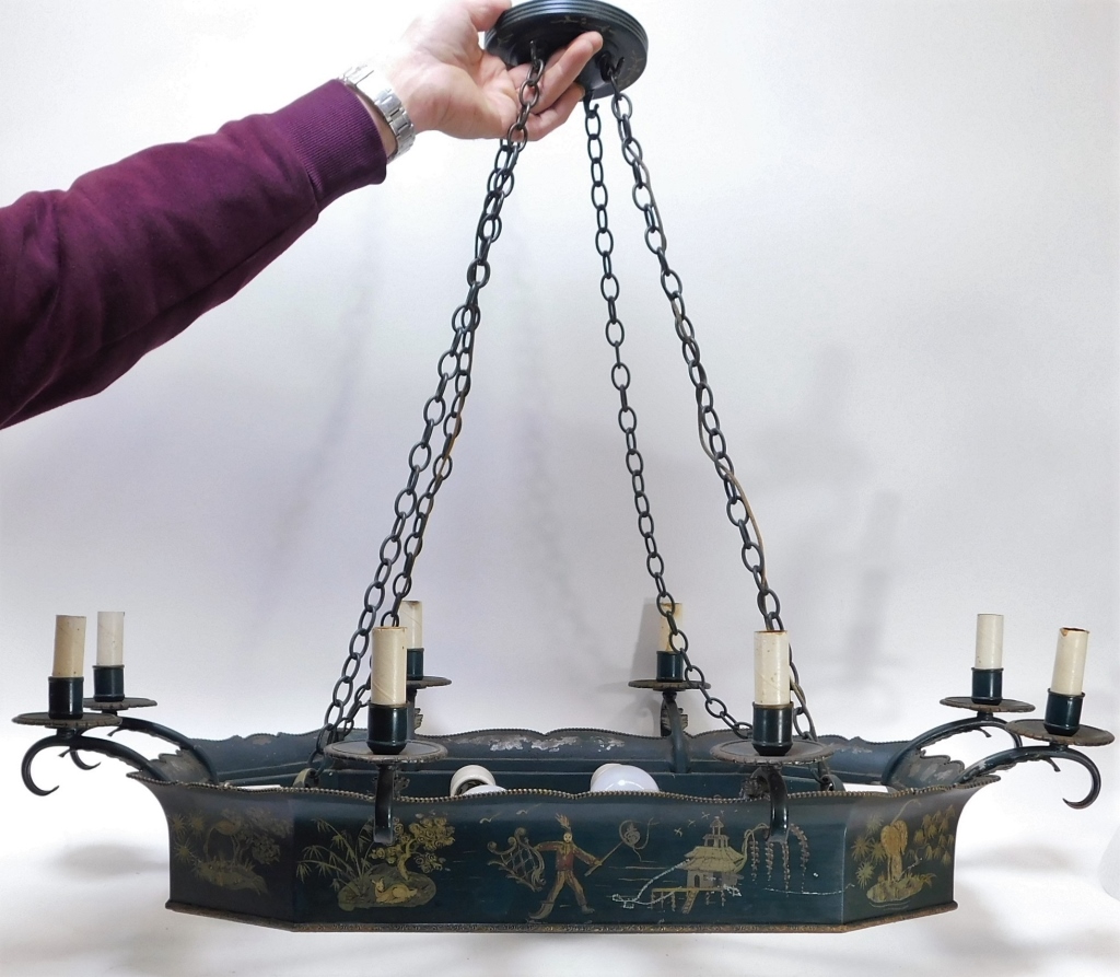 CHINOISERIE TOLEWARE LIGHT