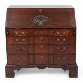 CHIPPENDALE BLOCKFRONT SLANT-L