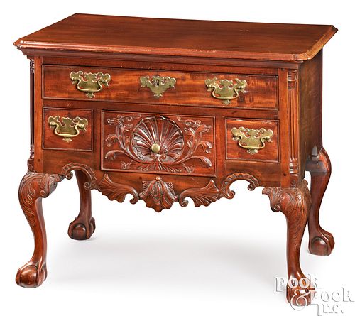CHIPPENDALE CARVED MAHOGANY