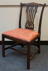 CHIPPENDALE CARVED MAHOGANY UP