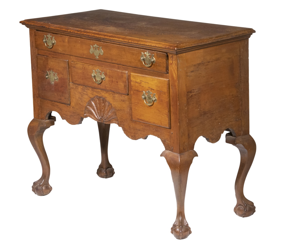 CHIPPENDALE LOWBOY 18th c. Walnut