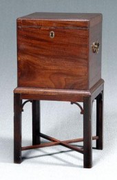 Chippendale mahogany cellaret