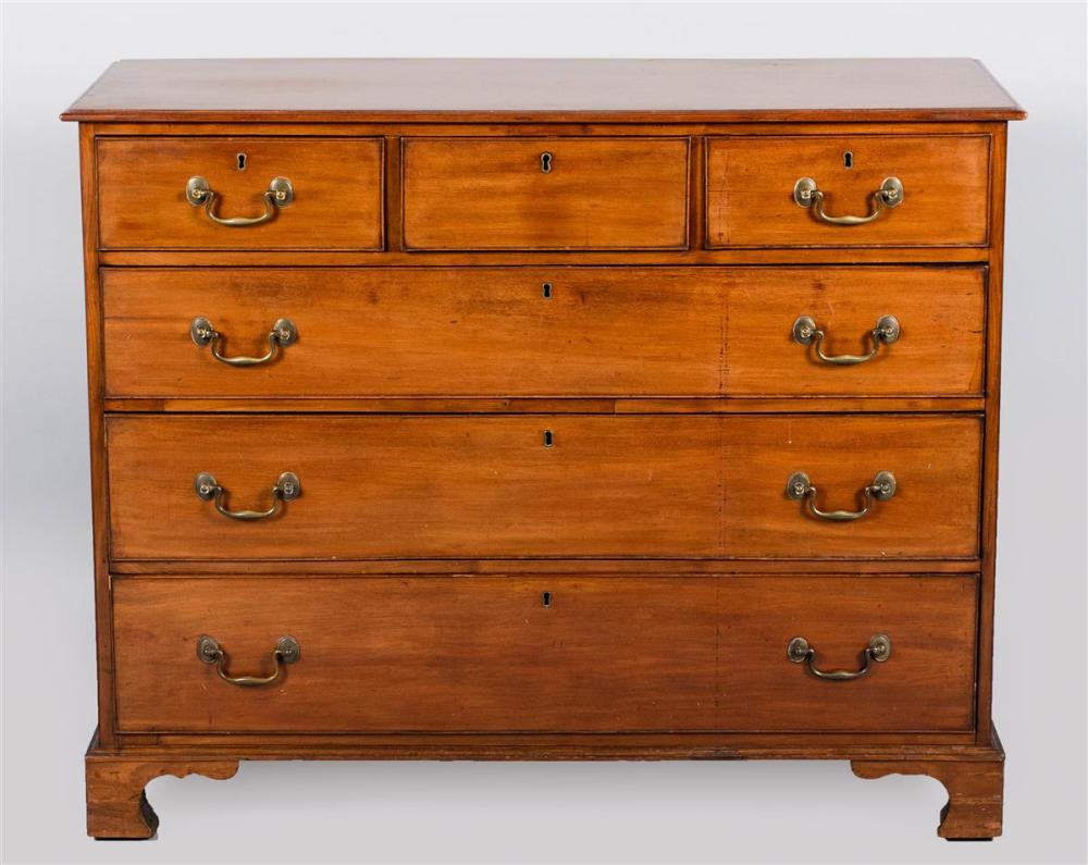CHIPPENDALE MAHOGANY CHEST OF