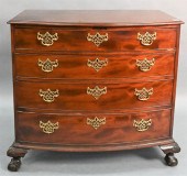 CHIPPENDALE MAHOGANY CHEST OF