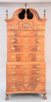 CHIPPENDALE MAHOGANY CHEST ON