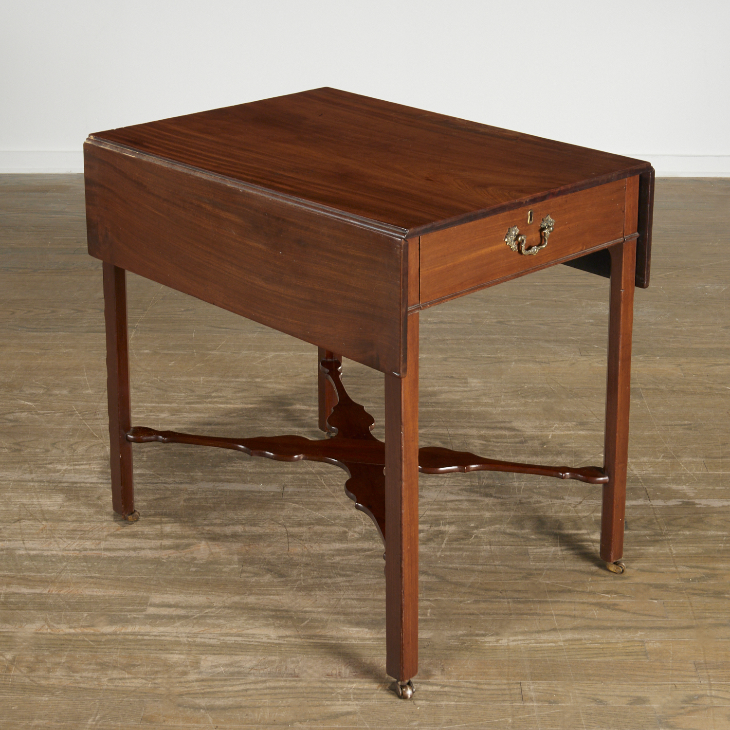 CHIPPENDALE MAHOGANY DROP-LEAF
