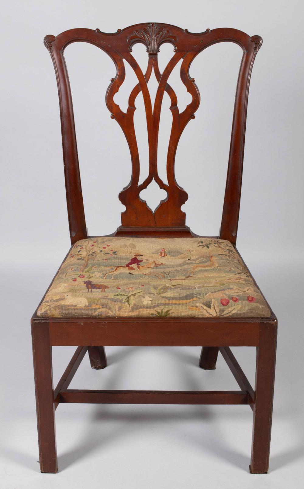 CHIPPENDALE MAHOGANY GOTHIC-SPLAT