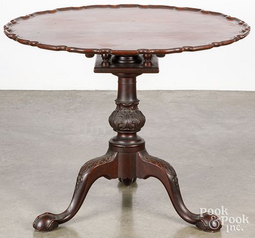 CHIPPENDALE MAHOGANY PIE CRUST