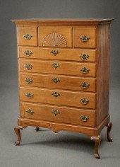 CHIPPENDALE MAPLE CHEST-ON-FRA