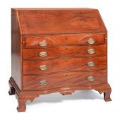 CHIPPENDALE OXBOW SLANT-LID DE