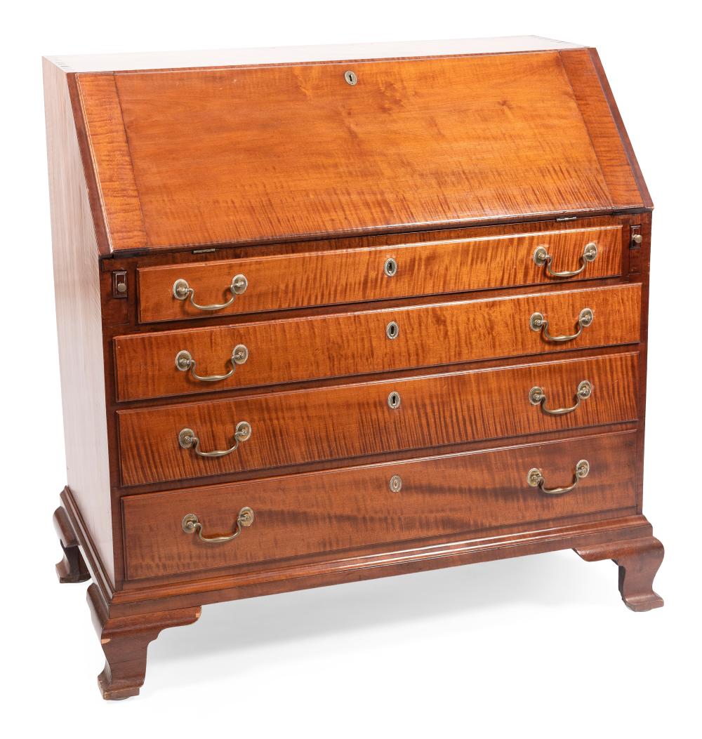 CHIPPENDALE SLANT-LID DESK