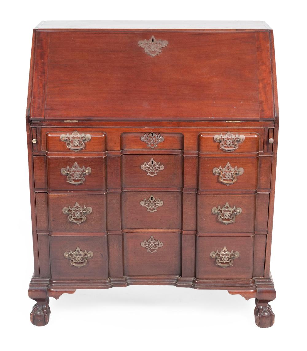 CHIPPENDALE-STYLE BLOCK-FRONT