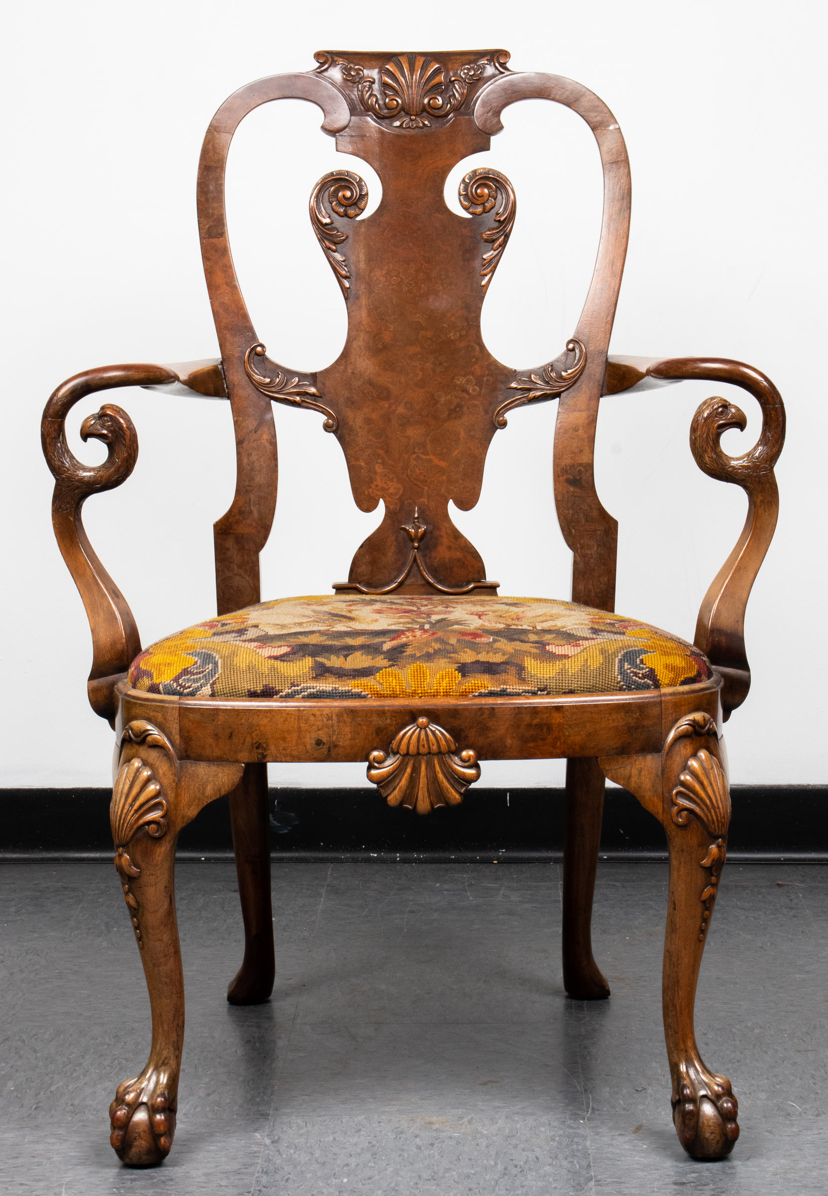 CHIPPENDALE STYLE CARVED EAGLE