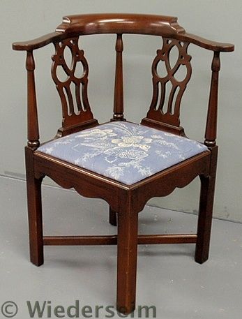 Chippendale style corner chair y