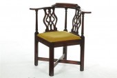CHIPPENDALE-STYLE CORNER OR RO