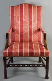 CHIPPENDALE STYLE DAMASK STRIP