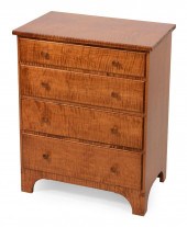 CHIPPENDALE-STYLE DIMINUTIVE C