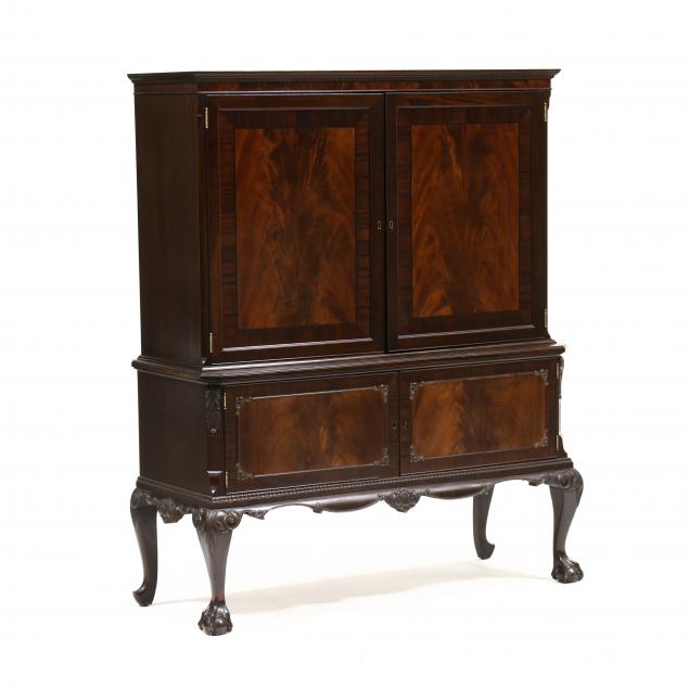 CHIPPENDALE STYLE DIMINUTIVE