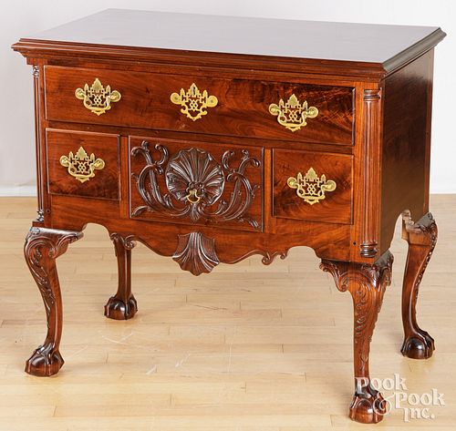 CHIPPENDALE STYLE DRESSING